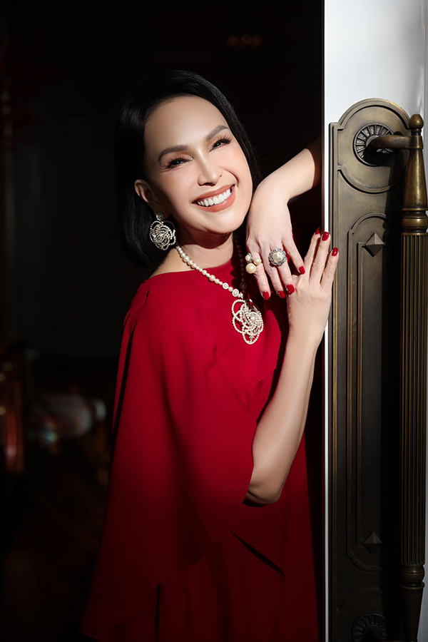 Một bóng hồng nổi tiếng từng đi qua đời Thương Tín giờ có cuộc sống thế nào bên chồng doanh nhân?-5