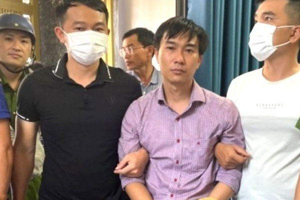 Tranh giành khách uống cà phê, em trai sát hại người yêu của chị gái-2