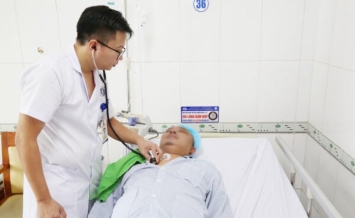 Chảy máu não sau cú ngã thang 3 mét-1