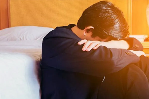 Đau lòng khi người mình yêu có cuộc sống khổ sở nhưng không làm gì được-2