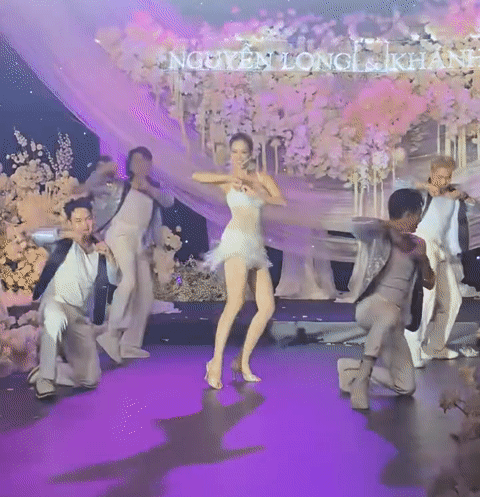 Chồng hơn 17 tuổi khóc đón hoa hậu Khánh Vân trong lễ đường-3