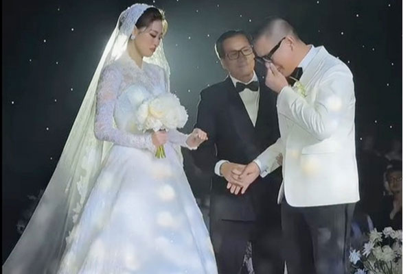 Gây tranh cãi khi nhảy trước mặt chồng trong đám cưới, Khánh Vân xin lỗi-3