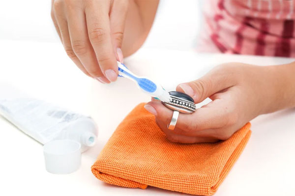 Trộn kem đánh răng với dầu gió có tác dụng gì?-3