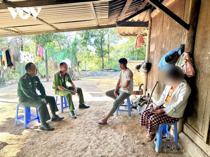 Cảnh giác trước thủ đoạn mai mối, kết hôn với người nước ngoài ở vùng biên-1