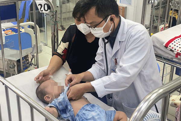 Người đàn ông 66 tuổi ở Quảng Ninh nguy kịch do viêm phổi nặng, thừa nhận sai lầm nhiều người Việt hay mắc phải-2