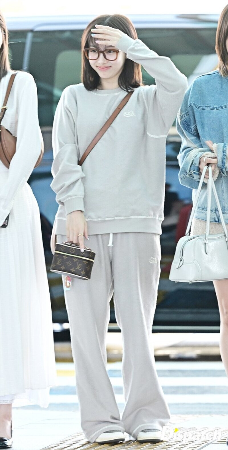 Vóc dáng không quá cao nhưng Nayeon (Twice) vẫn khéo lên đồ đông để tránh nuốt dáng-2