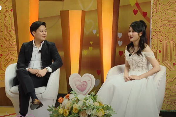 Nam giám đốc yêu vợ hết mực lộ chuyện có 2 con riêng-2