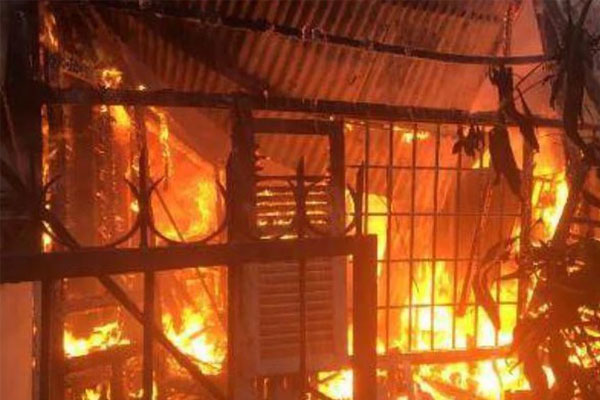 Đi xe ôm, cụ bà 80 tuổi trúng sét ái tình với chàng trai 24 tuổi-3