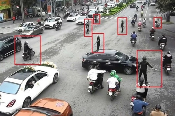 Thu hồi giấy chứng nhận của công ty có vệ sĩ chặn đường cho đoàn xe đám cưới-2