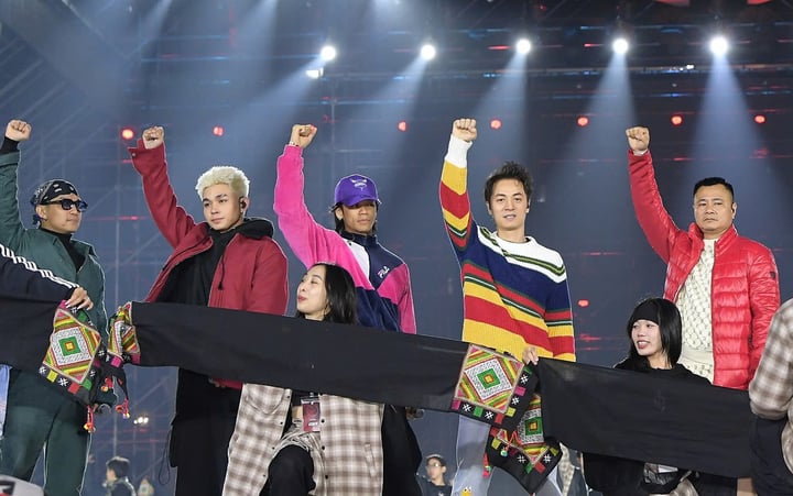 Khán giả xếp hàng giữa trời 12 độ C xem concert Anh trai vượt ngàn chông gai-5