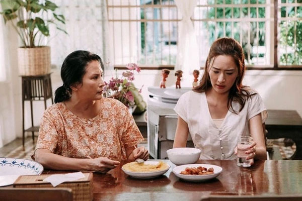 Ông nội đến thăm cháu, bật khóc trước hành động của con dâu cũ-2