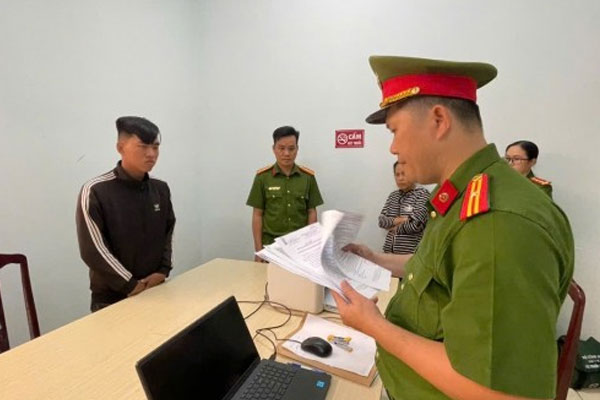 Bị bắt vì quan hệ tình dục với bé gái 12 tuổi-1