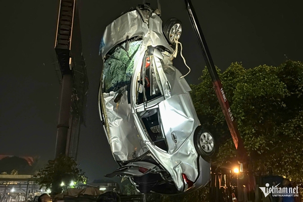 Vụ ô tô lao xuống sông Đồng Nai: Lan can cầu không giữ được mạng người-2