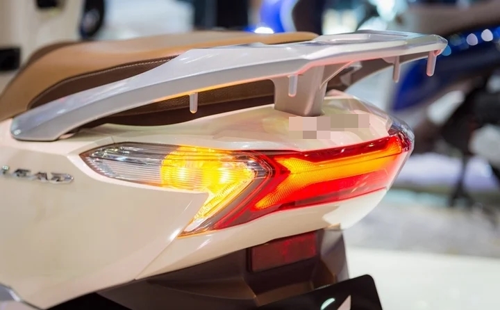 Sai lầm phổ biến khi sử dụng đèn xi nhan xe máy-1