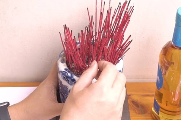 Có nên đốt trầm trên bàn thờ không, khi nào nên đốt?-4