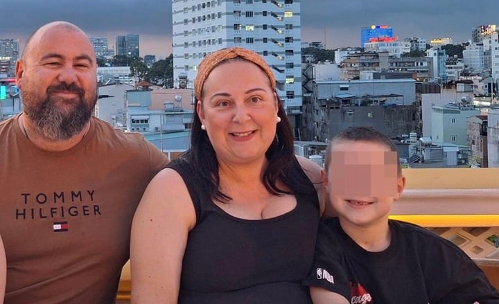 Cha mẹ cạo tóc, lông mày con 6 tuổi, giả ung thư để nhận từ thiện-1