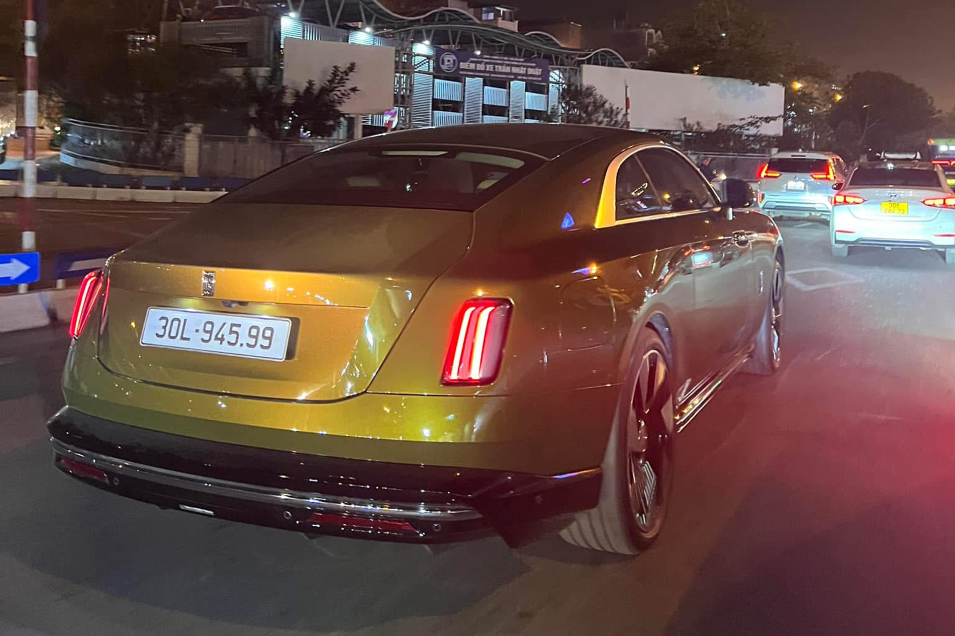 Sau Minh Nhựa, thêm đại gia Hà Nội chi 20 tỷ mua xe siêu sang Rolls-Royce chạy điện-1