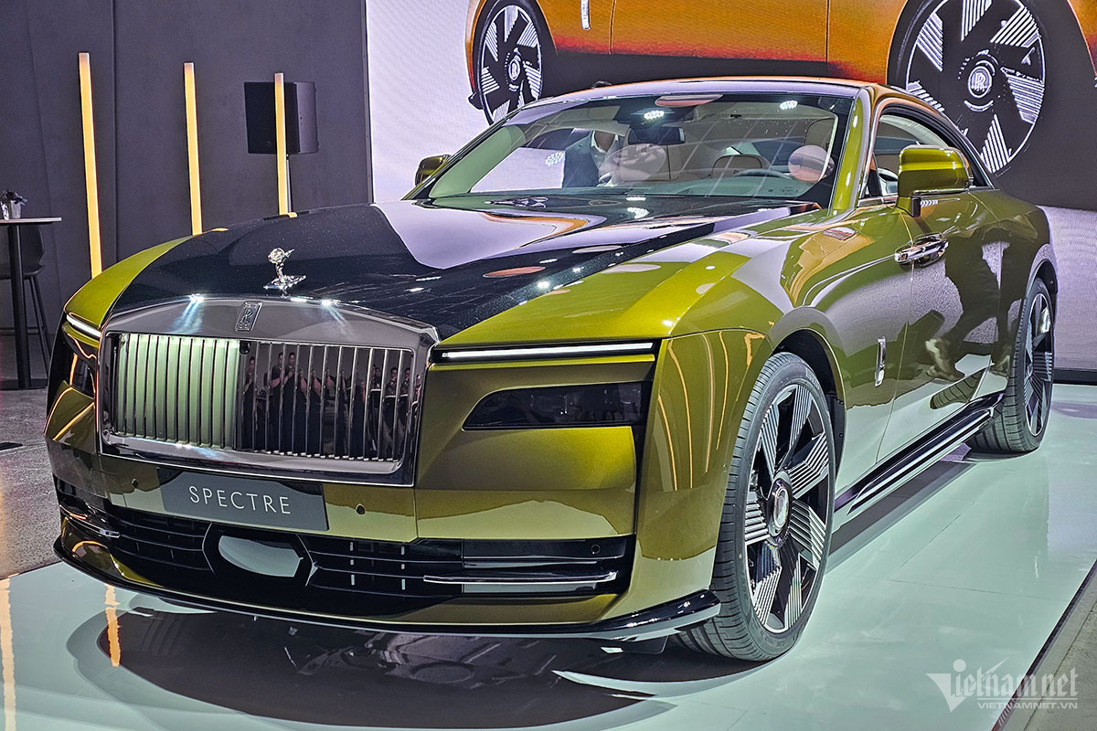 Sau Minh Nhựa, thêm đại gia Hà Nội chi 20 tỷ mua xe siêu sang Rolls-Royce chạy điện-2