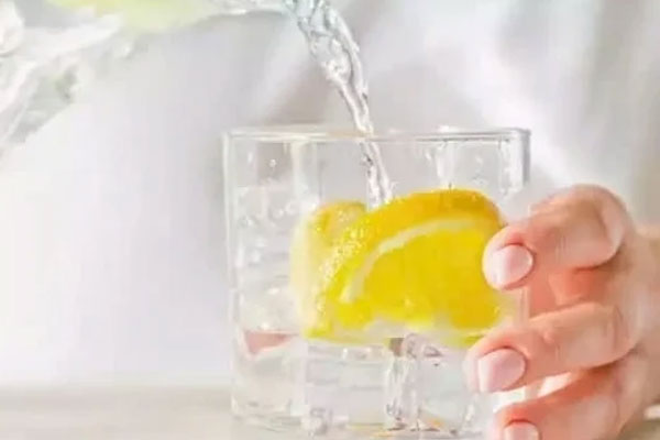 7 lợi ích không ngờ của việc uống nước nóng-2