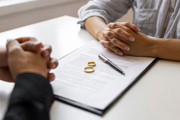 Cô gái 23 tuổi cưới ông lão 80 tuổi, cha mẹ không nói lên lời-3