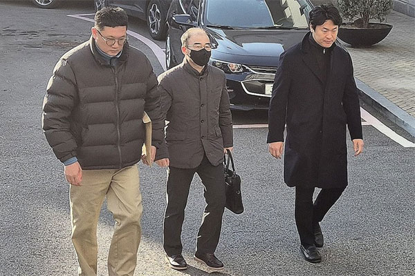 Phiên tòa luận tội tổng thống Hàn Quốc: Tòa án có động thái đầu tiên-2