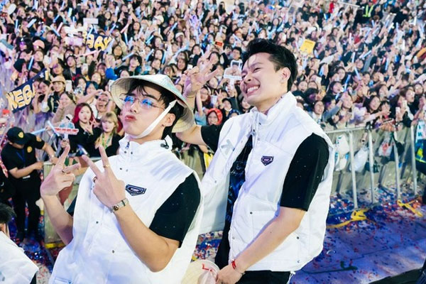 Ca sĩ show Anh trai bị tố đạo nhái-4