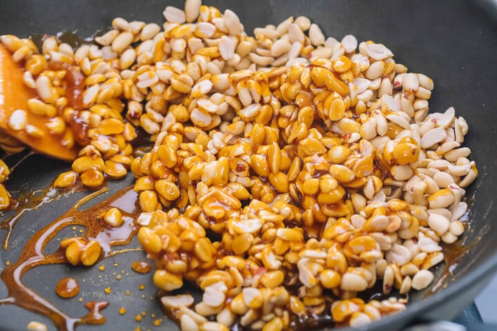 Cách làm kẹo lạc để nhâm nhi dịp Tết-5