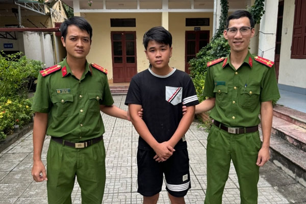 Bị tống tiền bằng ảnh nóng: Sự dễ dãi với các mối quan hệ trên mạng-1