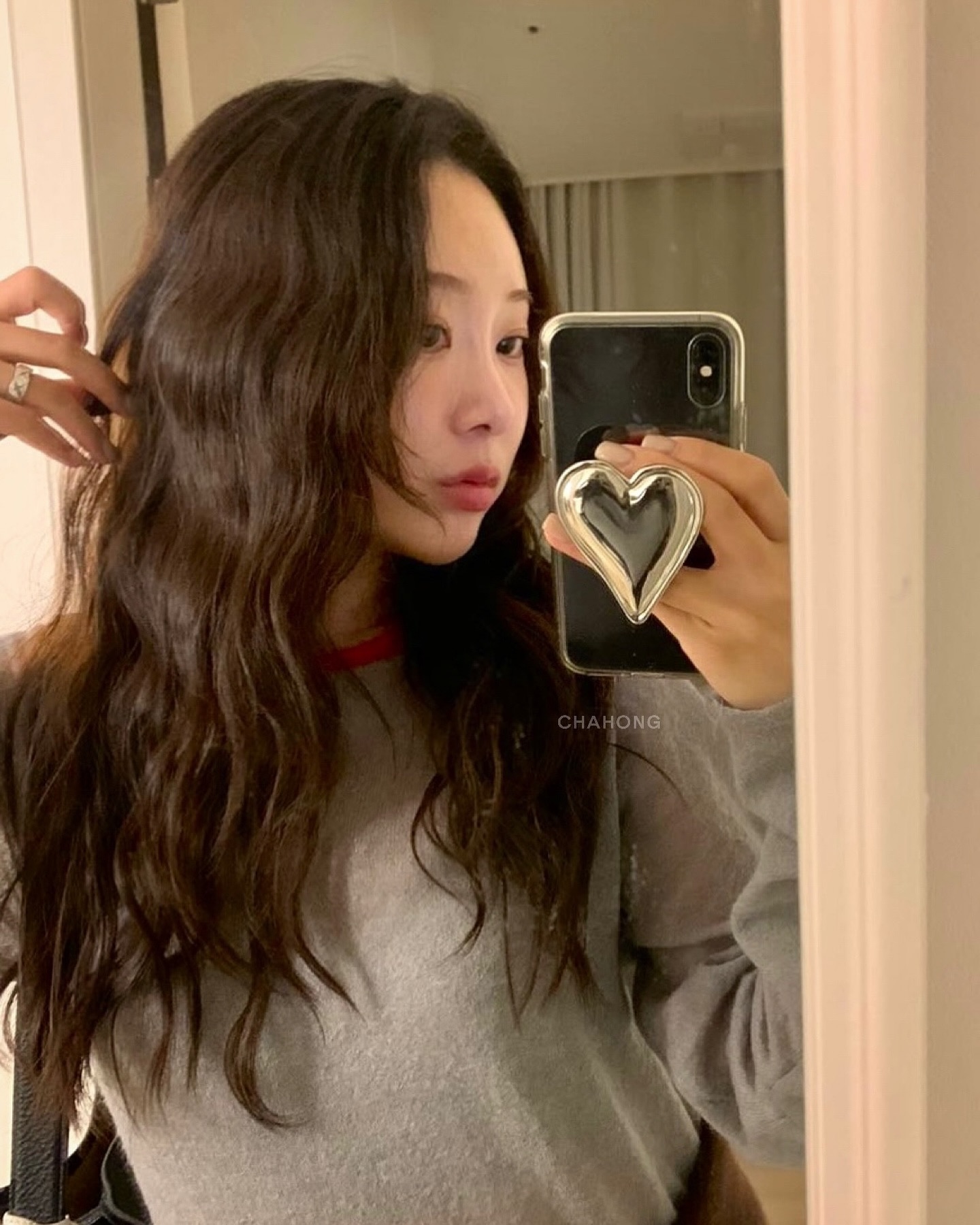 Gợi ý 5 kiểu tóc xoăn đẹp, dễ áp dụng cho dịp Tết-10