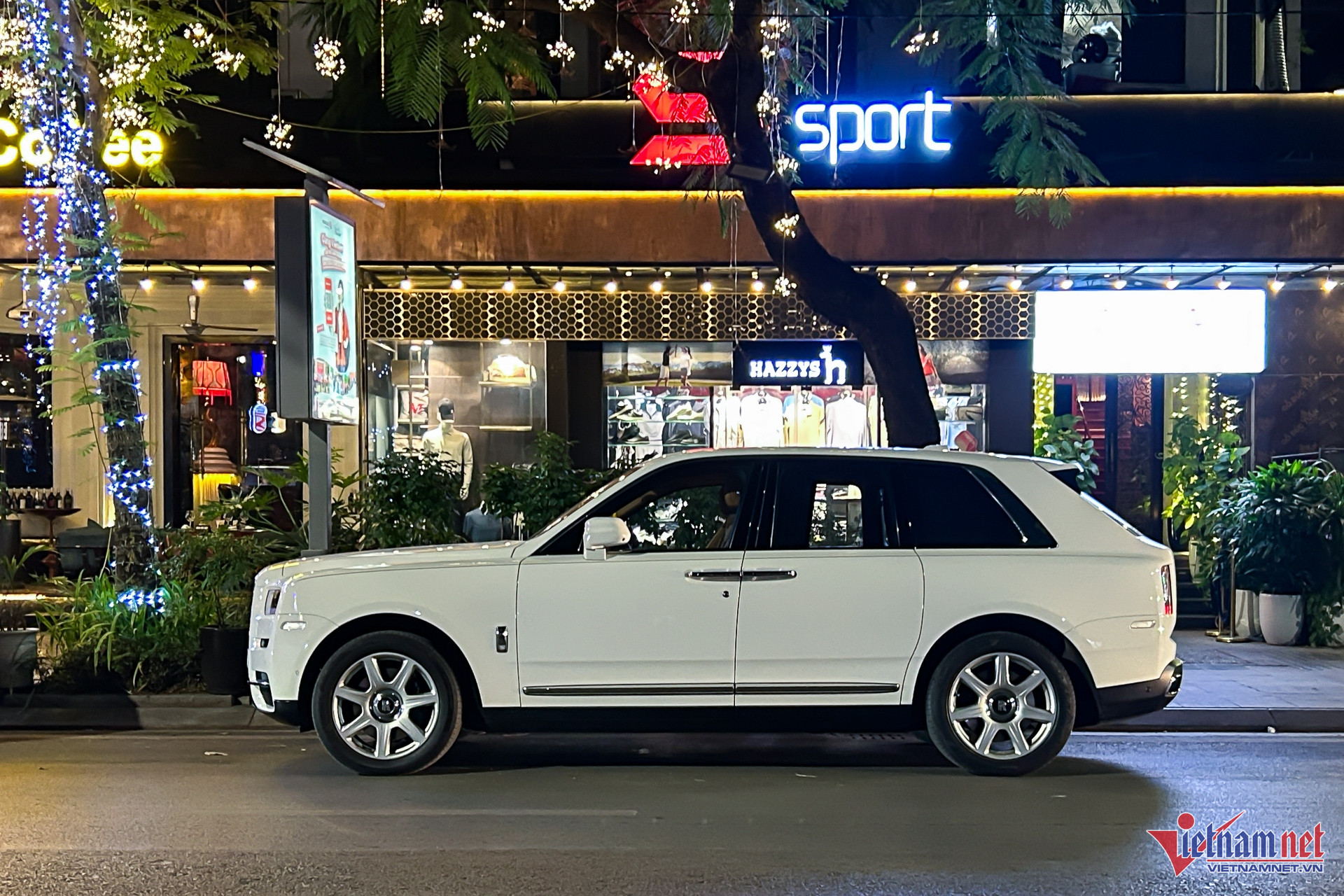 Đại gia ngành thép đi xe siêu sang Rolls-Royce 40 tỷ gắn biển số giá 14,5 tỷ-6