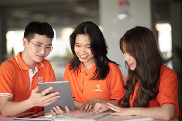 Dự báo 4 ngành học thu nhập cao dành cho nam giới năm 2025-2