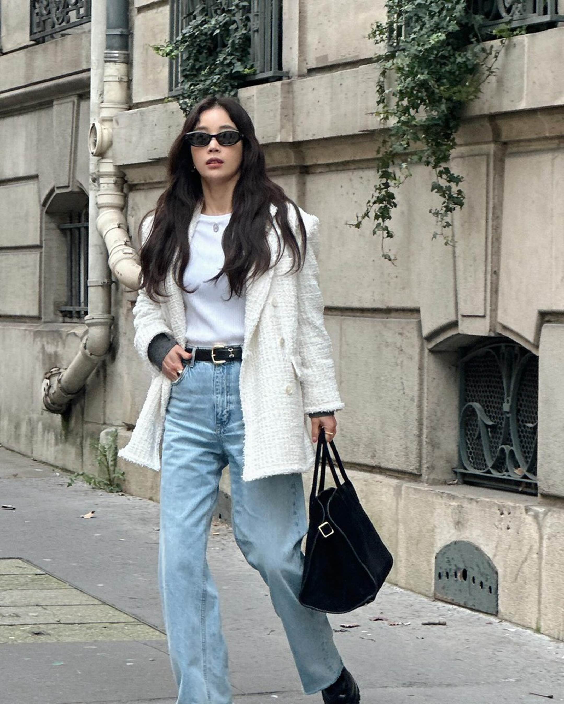 10 cách mặc áo khoác sáng màu giúp phụ nữ trên 40 tuổi nổi bật với vẻ ngoài trẻ trung-2