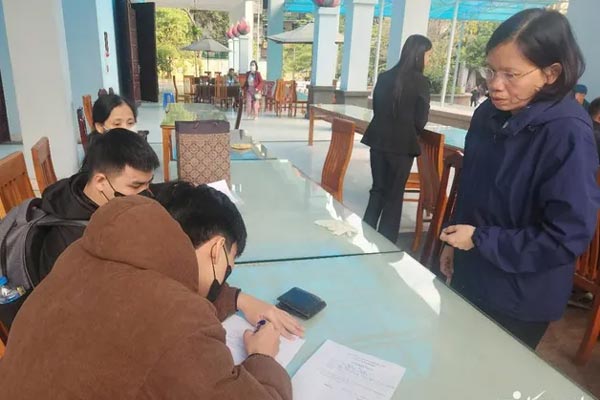 Cháy lớn tại kho chứa lốp ô tô ở Hoàng Mai, Hà Nội-4