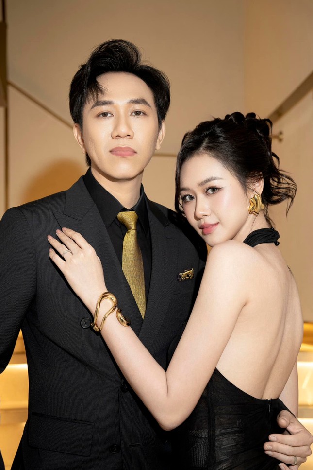 Vợ diễn viên Anh Đức bị chỉ trích-1