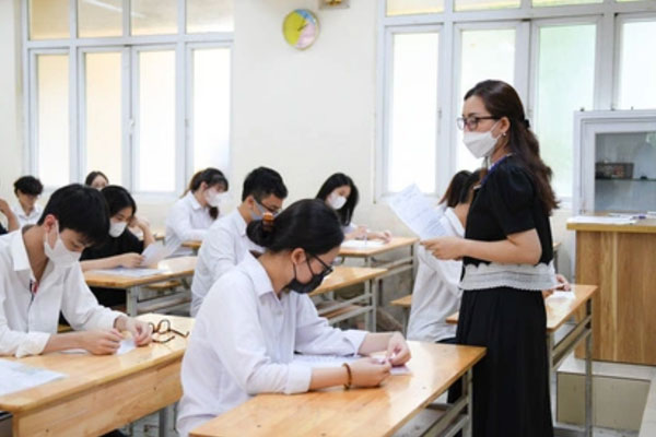 Kiểm tra đột xuất, phát hiện nhiều giáo viên ở TPHCM dạy thêm-2