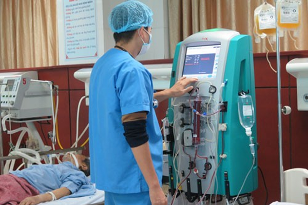 Hành trình cứu nạn nhân nguy kịch tưởng chết trong vụ ngộ độc ở Long Biên-3