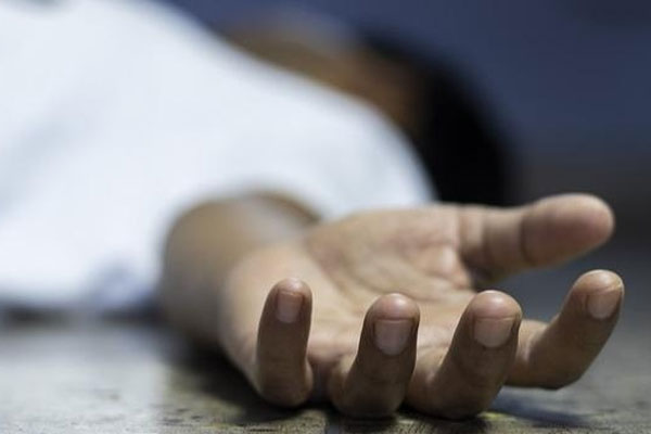 Bị cha mắng vì đi ngủ, cô gái treo cổ tự tử ngay trong nhà-2