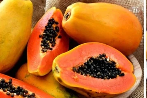 Ba không khi ăn thịt nướng-2