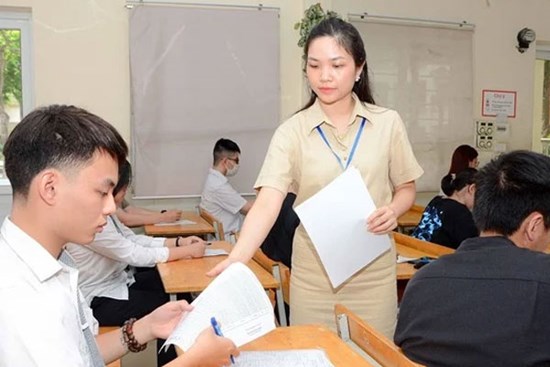 Quy định mới về miễn thi tốt nghiệp THPT môn Ngữ văn từ 2025