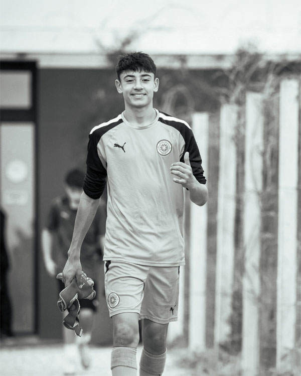 Thủ môn 14 tuổi tử vong thương tâm trong đêm Giáng sinh khi cố gắng ngăn cản xô xát-1