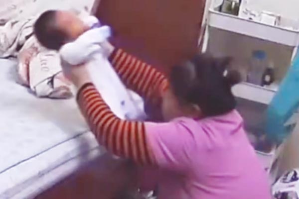 Điều tra vụ bé gái 6 tuổi nghi bị cha dượng bạo hành ở Kiên Giang-2