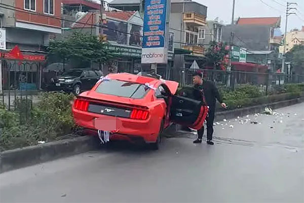 Bắt tài xế ô tô không có bằng lái gây tai nạn chết người-3