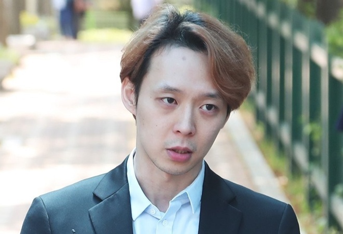 Visual bệ rạc khó nhận ra của Park Yoochun sau bê bối ma túy và săn phú bà-2