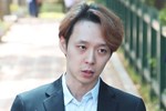 Visual bệ rạc khó nhận ra của Park Yoochun sau bê bối ma túy và săn 'phú bà'