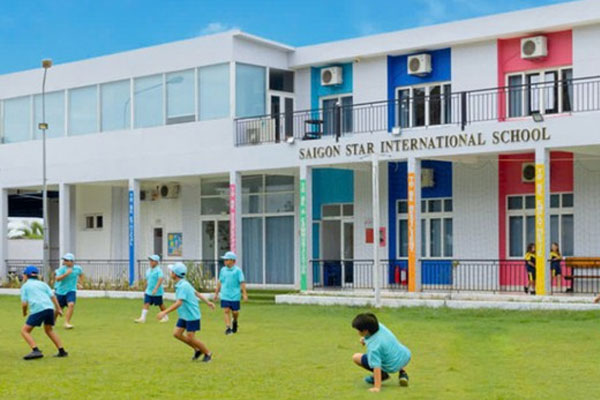 Đóng tiền tỷ con vẫn bơ vơ, khi phụ huynh trường giàu cũng khóc-4