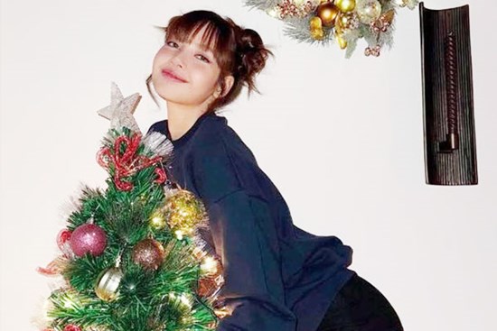 Lisa (BlackPink) bị chê phản cảm