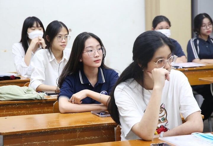 Nhiều trường tư ở Hà Nội tuyển thẳng học sinh có IELTS vào lớp 10-1