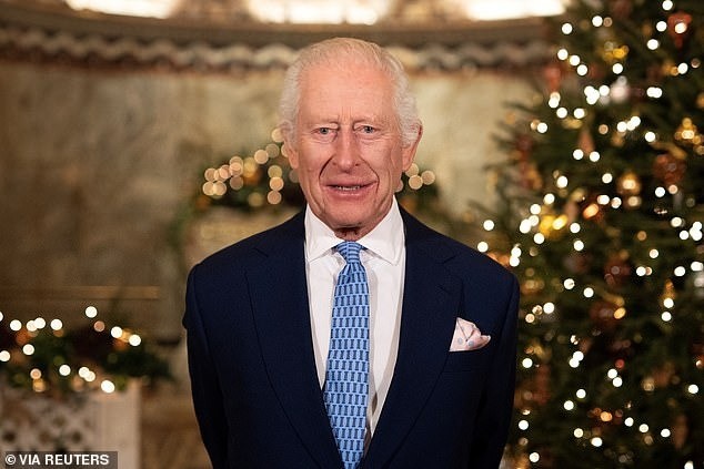 Vua Charles vạch rõ quan hệ với Harry-1