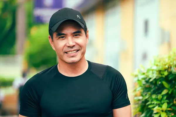 Nam diễn viên Việt nổi tiếng: Nhiều khi chỉ muốn đập nát cái xe hoặc về nhà đập cái ly-4