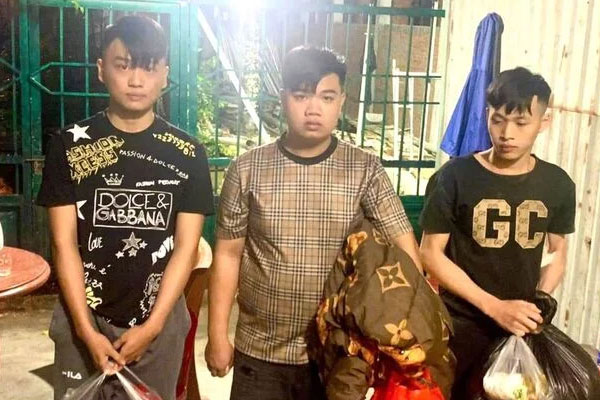 Người đàn ông đánh bé trai dã man là giám đốc doanh nghiệp-3